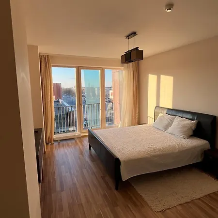 Spacious With 2 Balconies Lejlighed *